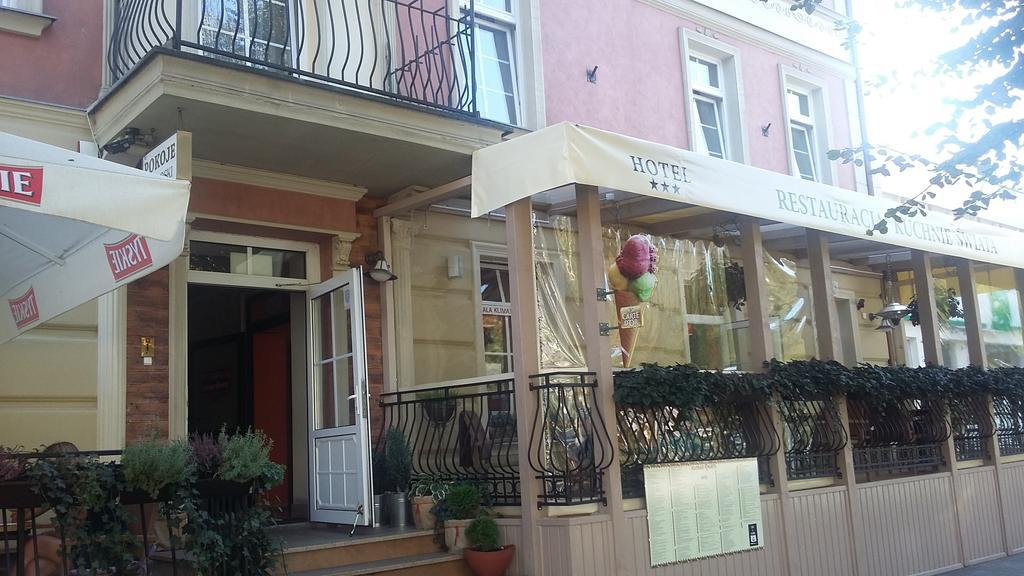 גיז'יצקו Hotel Cesarski - Kaiserhof מראה חיצוני תמונה