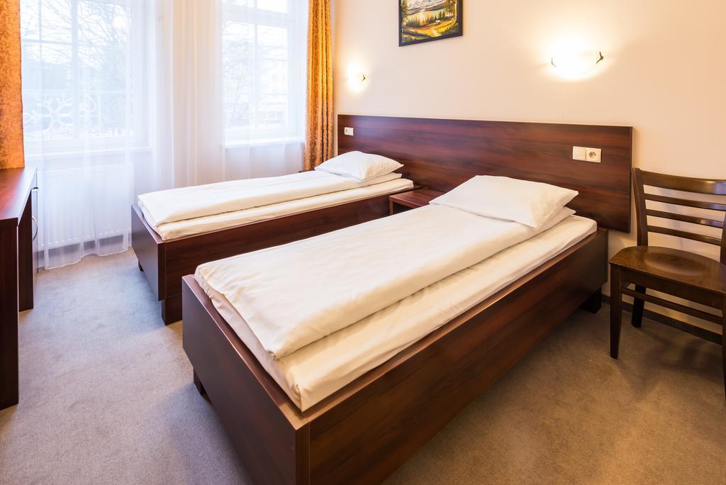גיז'יצקו Hotel Cesarski - Kaiserhof חדר תמונה