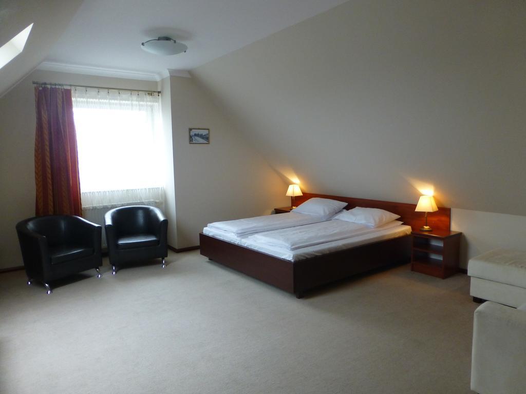 גיז'יצקו Hotel Cesarski - Kaiserhof מראה חיצוני תמונה