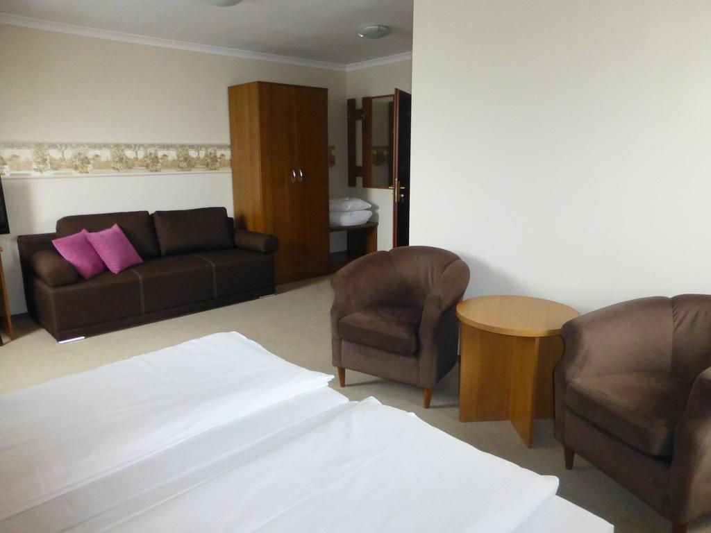 גיז'יצקו Hotel Cesarski - Kaiserhof מראה חיצוני תמונה