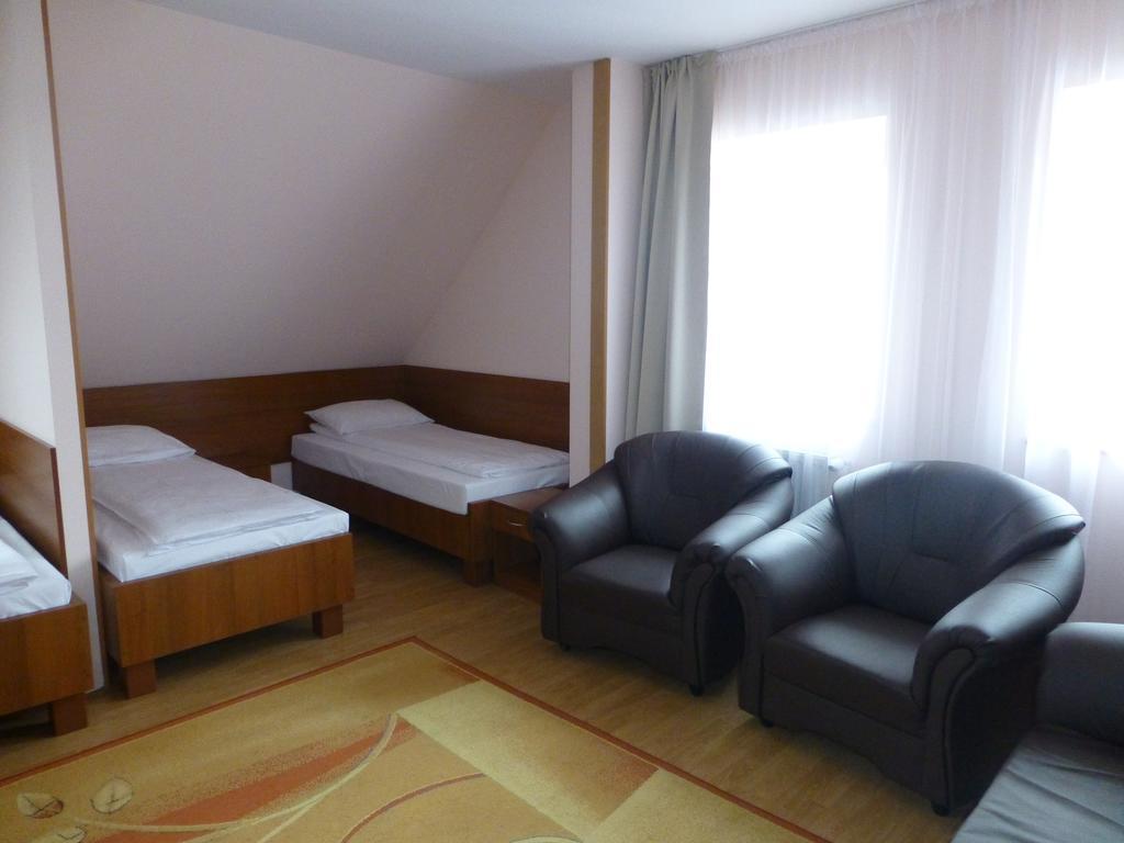 גיז'יצקו Hotel Cesarski - Kaiserhof מראה חיצוני תמונה