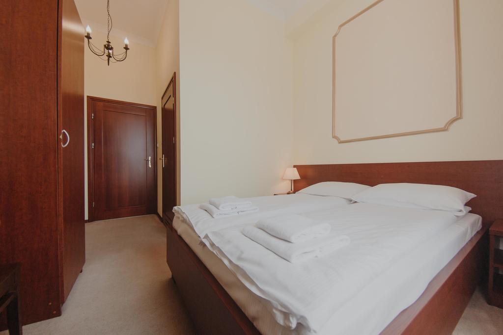 גיז'יצקו Hotel Cesarski - Kaiserhof מראה חיצוני תמונה