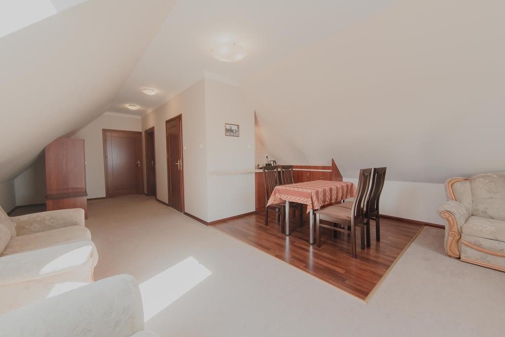 גיז'יצקו Hotel Cesarski - Kaiserhof מראה חיצוני תמונה
