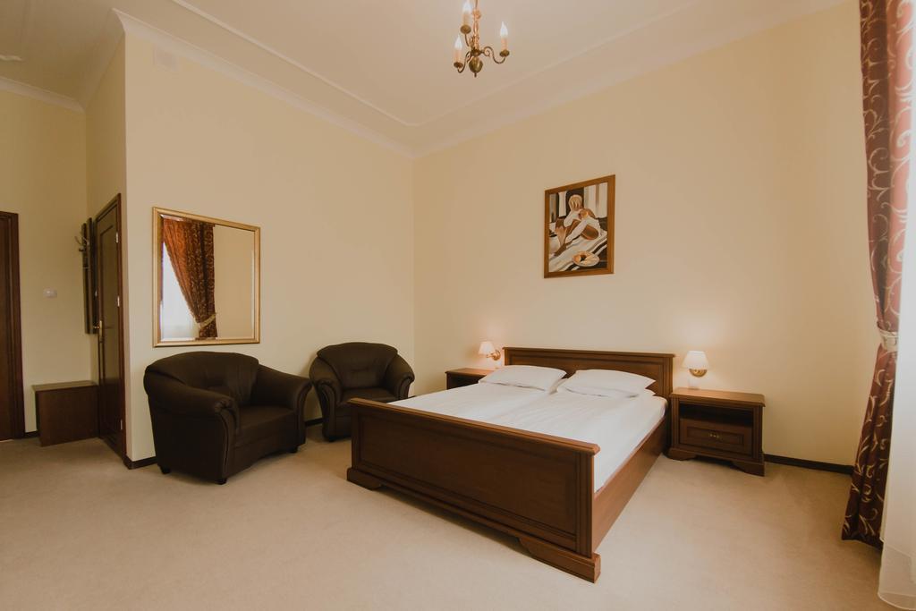 גיז'יצקו Hotel Cesarski - Kaiserhof מראה חיצוני תמונה