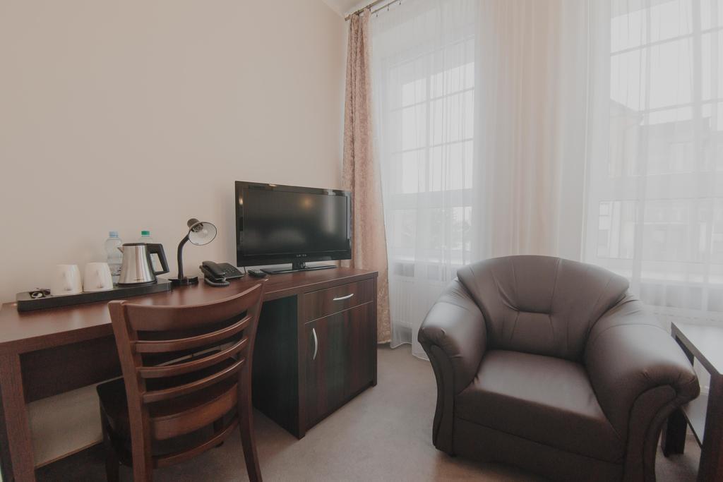 גיז'יצקו Hotel Cesarski - Kaiserhof מראה חיצוני תמונה