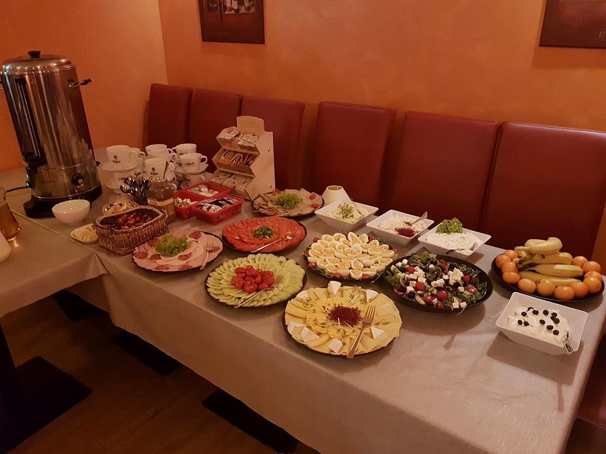 גיז'יצקו Hotel Cesarski - Kaiserhof מראה חיצוני תמונה